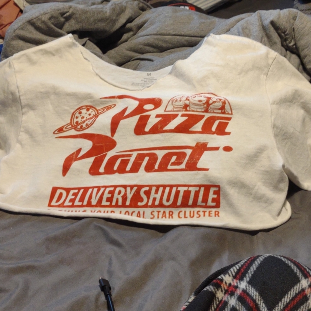 Cropped Disney pizza planet short